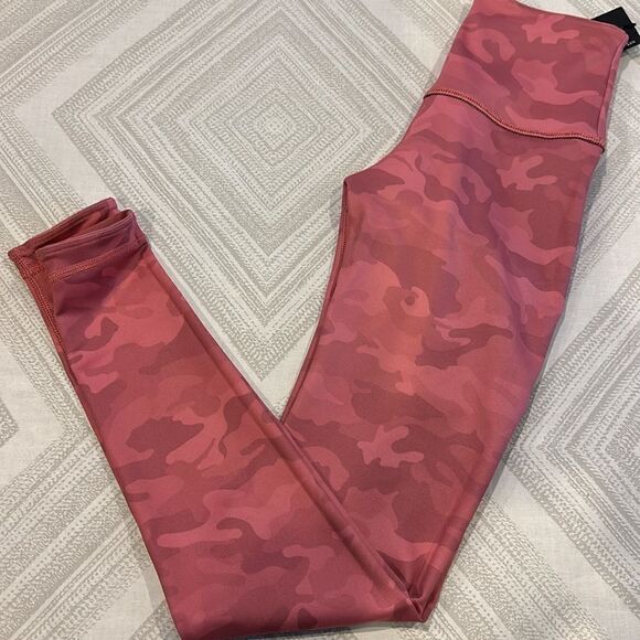 Wear it to Heart (WITH) High Waist Reversible Peach & Black Camouflage Leggings - Picture 7 of 7